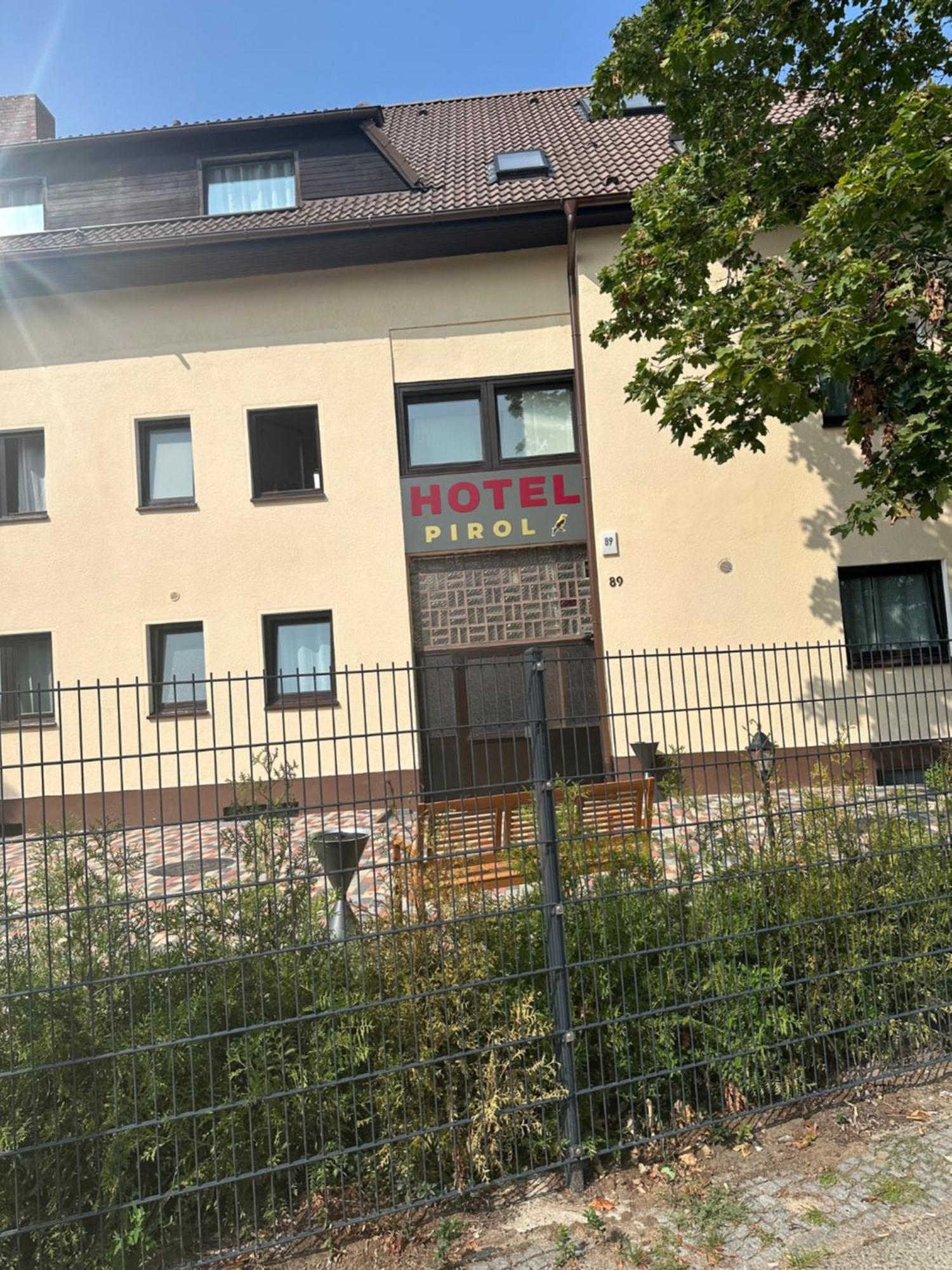 Hotel Pirol Berlijn Buitenkant foto