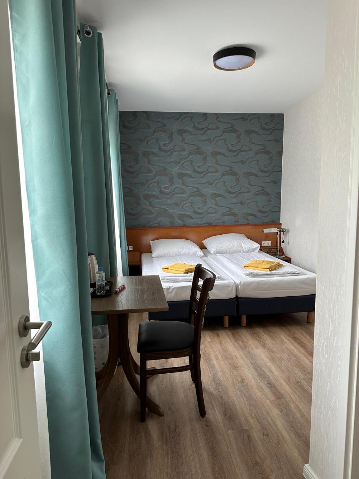 Hotel Pirol Berlijn Buitenkant foto